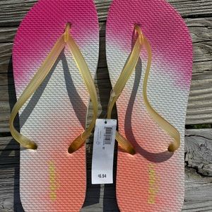 Brand new Old Navy flip flops